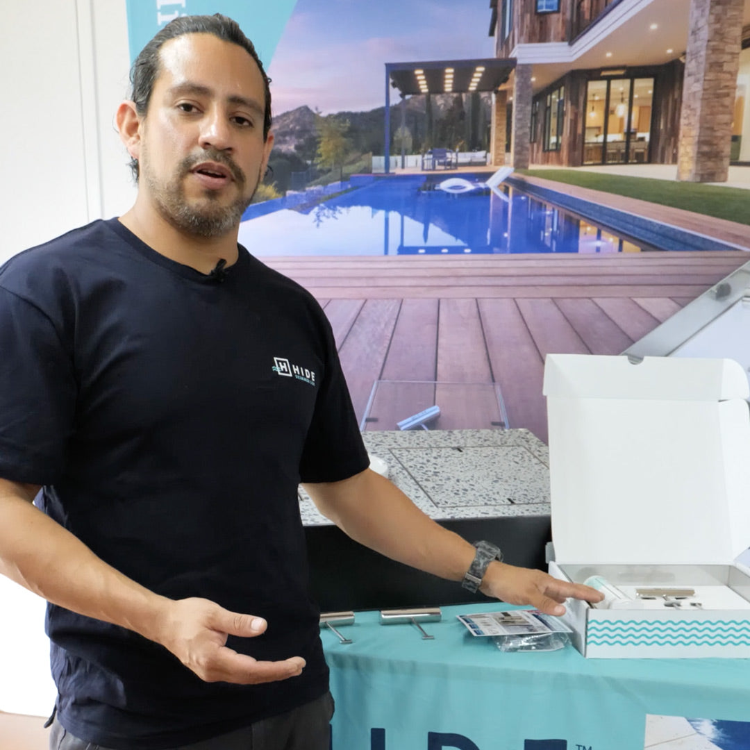 HIDE Skimmer Lid employee speaking in Spanish about HIDE Covers and exploring the range.