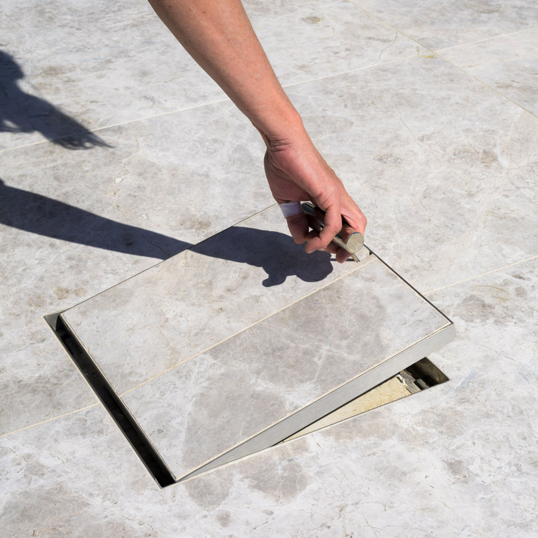 HIDE Access Cover partially removed by using the safety key